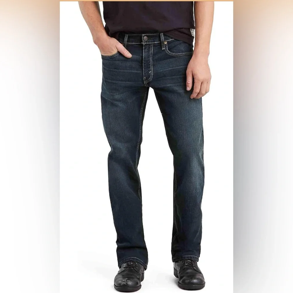 2 Pairs of Levi’s 559 Jeans - Picture 2 of 12